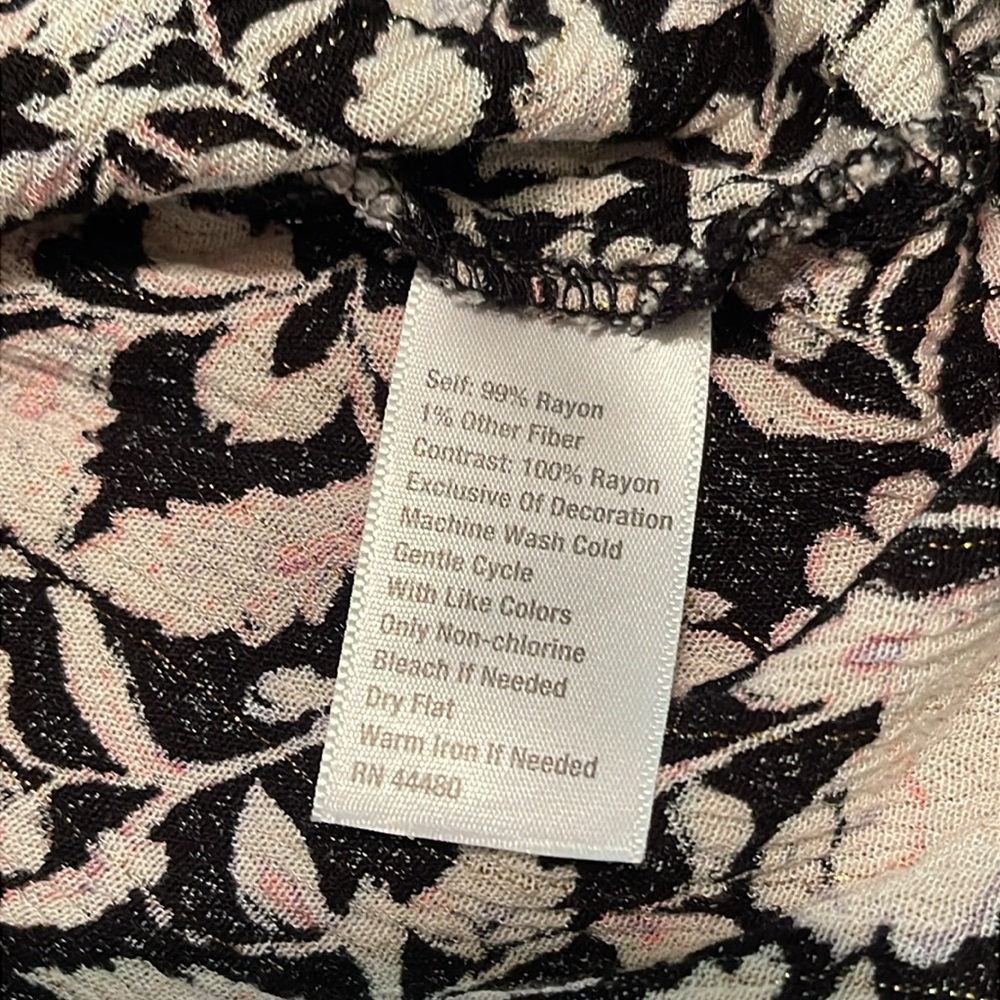 Wonderly Black and Cream Patterned Top - Picture 15 of 15